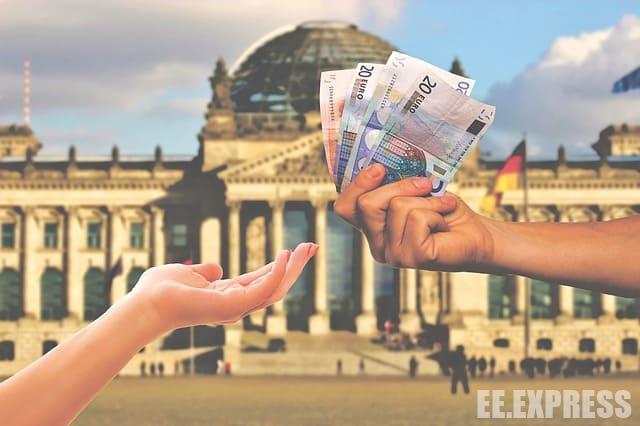 С 2019 года украинцам нужно будет вносить НДС за почтовые отправления из-за границы, которые оценены в более чем сто евро.